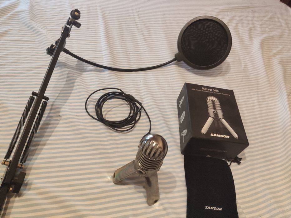 Kit Microfone Samson Meteor + com Braço Articulado + Filtro Pop