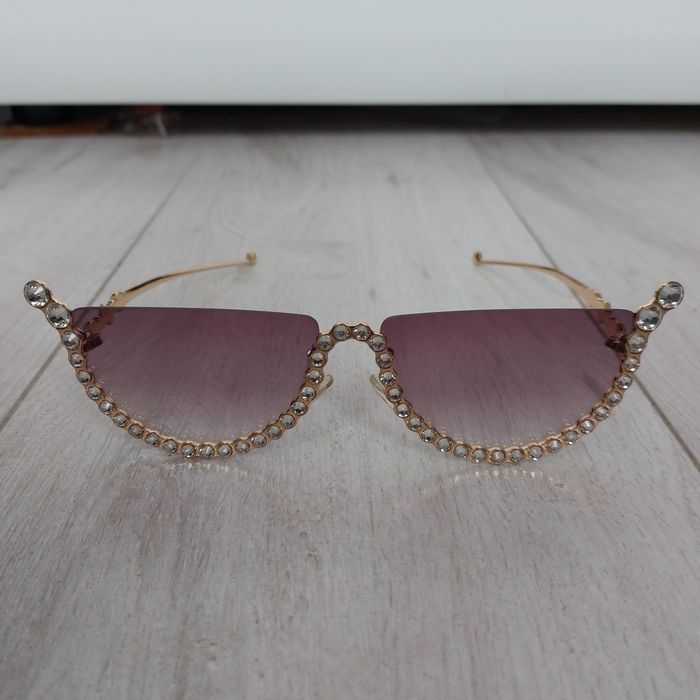 Okulary przeciwsłoneczne jak Anna Karin Karlsson HALF MOON GOLD