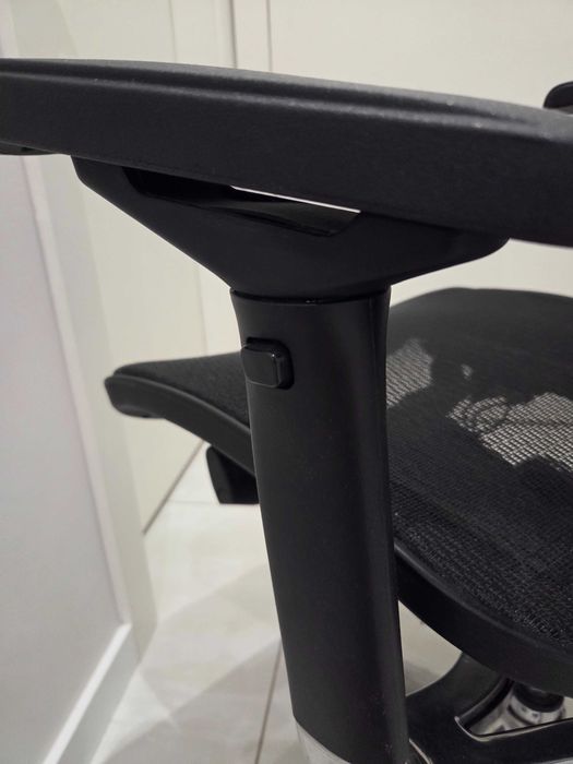 Fotel biurowy ergonomiczny Ergomax Ergohuman