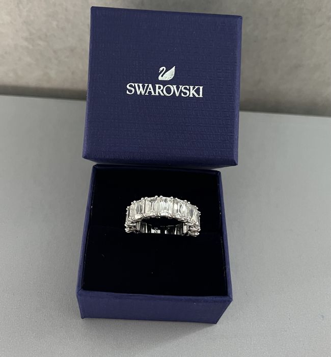 Pierscionek Swarovski nowy