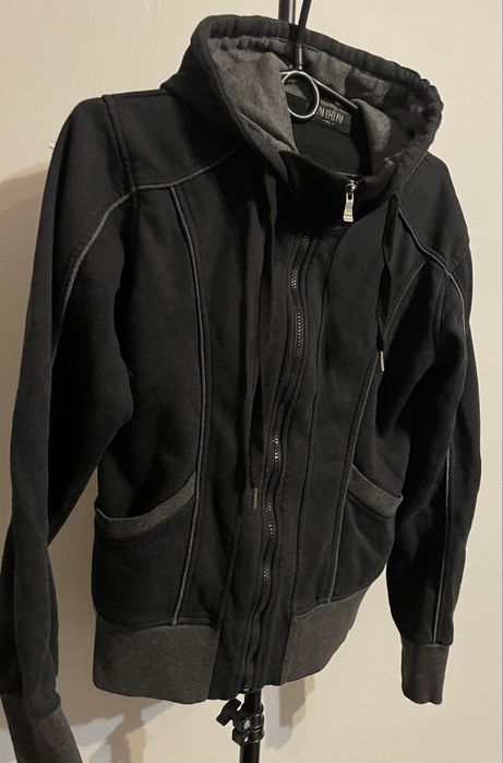 Bluza na zamek z kapturem i dwiema kieszeniami