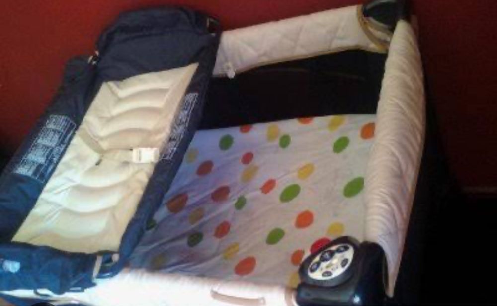 Cama e troca fraldas de viagem Chicco