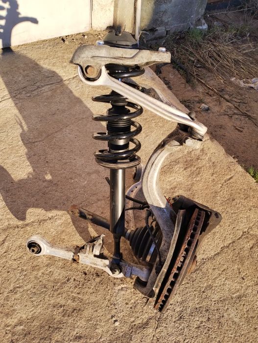 Zawieszenie lewe przód audi a4 b7 3.0tdi quattro mcperson kopyto