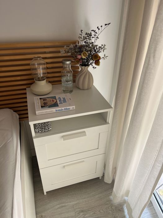 Mesa de cabeceira IKEA