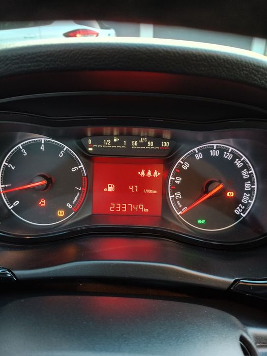 Opel corsa E 1,4 benzyna 90KM