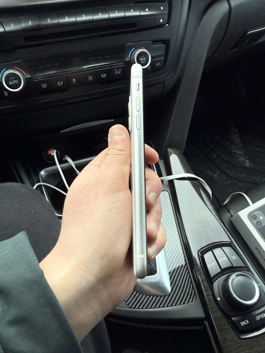 Продам Iphone 11 128 GB White 72% акб с трещиной на екране