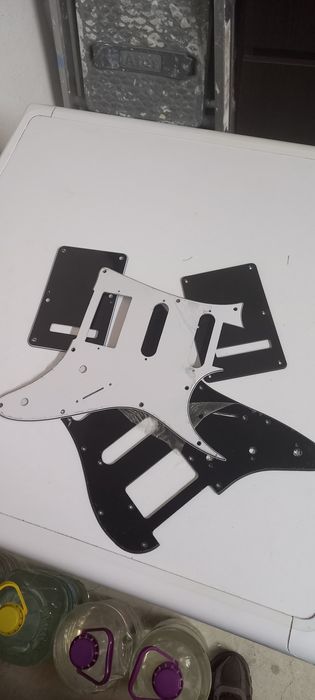 Pickguards capas e botões novos