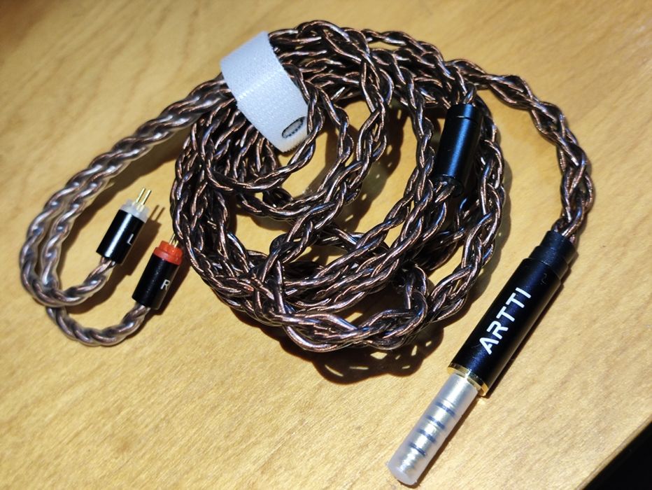 Кабель ARTTI A1 2 pin 4,4mm