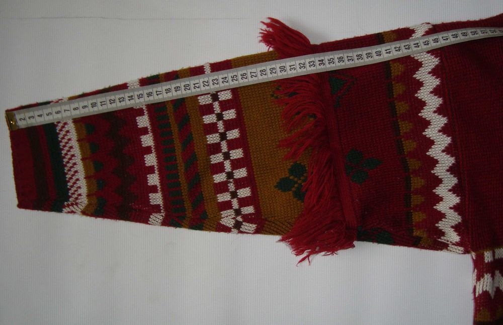 Червоний в'язаний светр-сукня з бахромою та візерунками "Strawberry