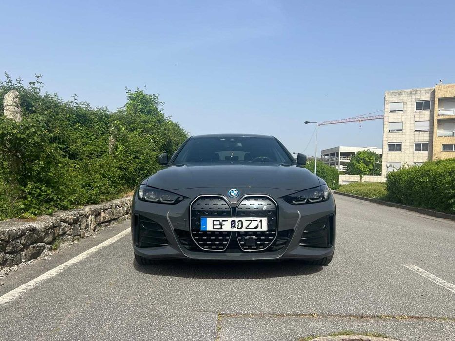 BMW I4 EDrive 40 Versão Pack DESPORTIVO M PRO de 27/12/2023! C/ Garantia TOTAL