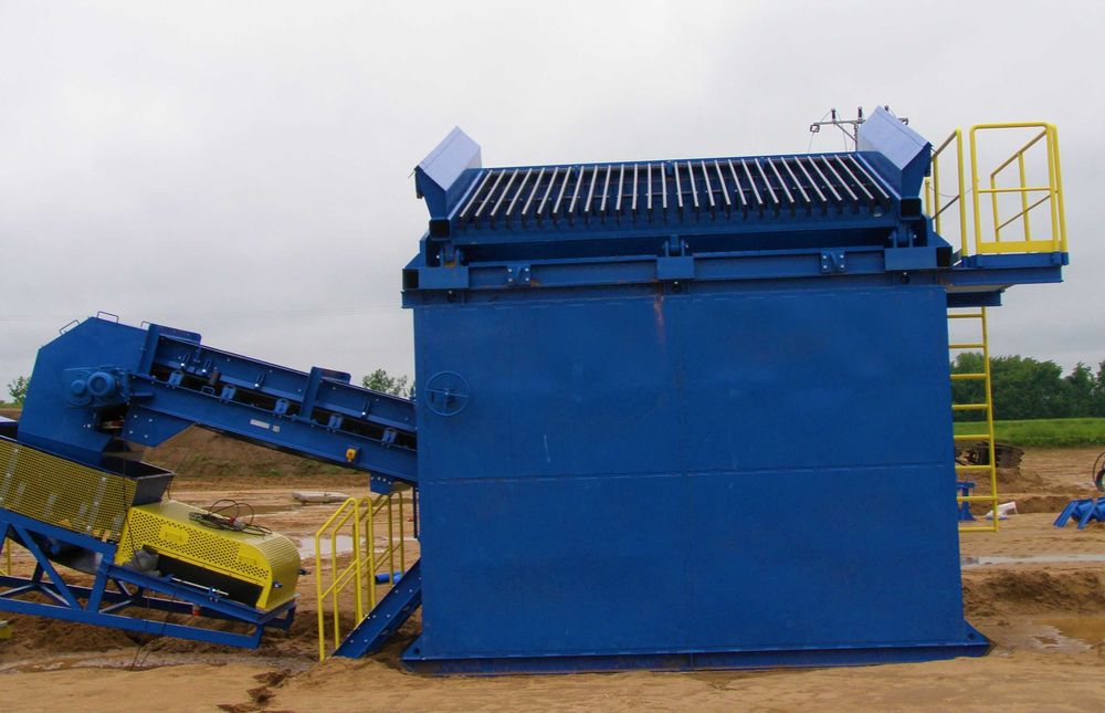 Kosz zasypowy o pojemności V=12m3 z rusztem wychylnym