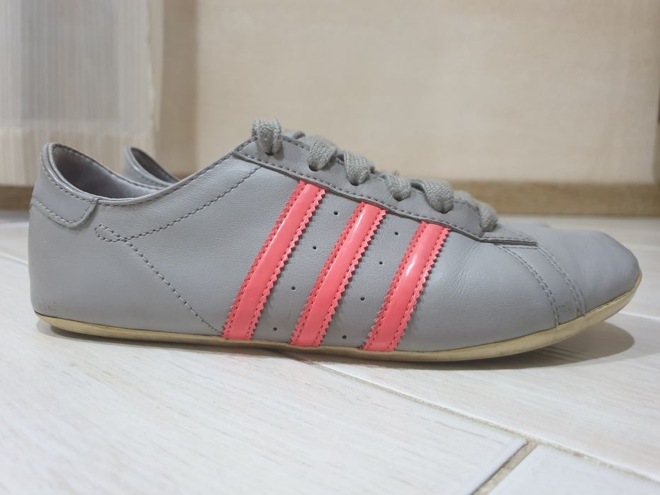 Кросівки жіночі Adidas Originals CAMPUS ROUND