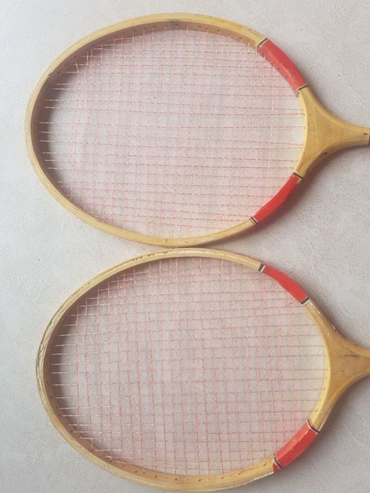 Бадмінтон ракетки тих часів дерев'яні на перетяжку і ремонт