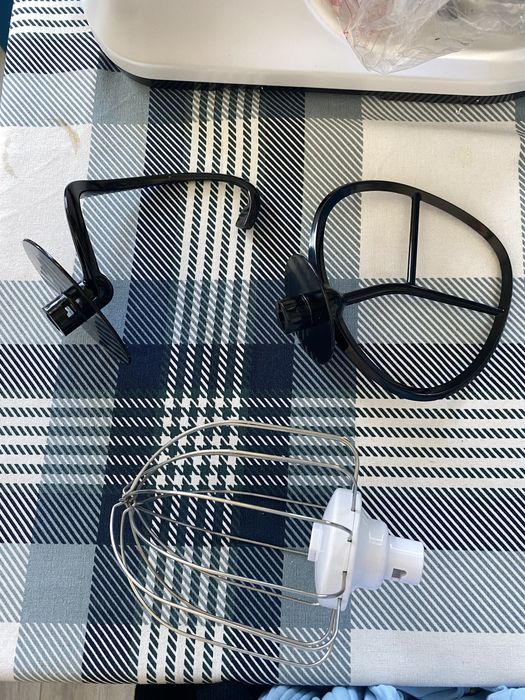 Robot kuchenny z głowicą obrotową