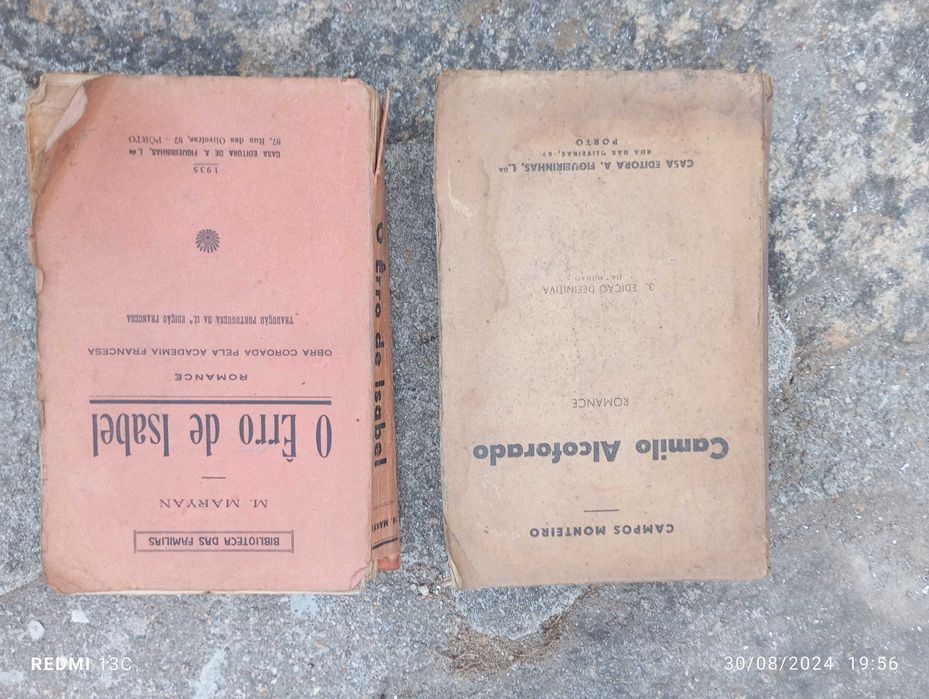 Livros bastante antigos