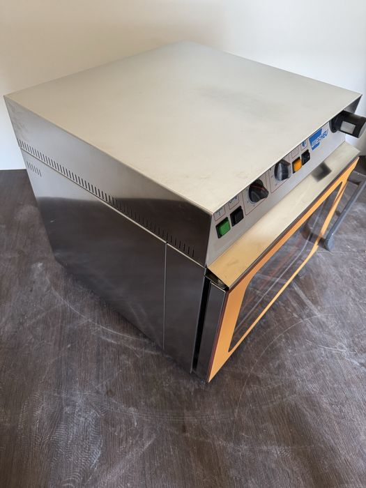 Конвекційна піч-пароконвектомат Wiesheu Minimat MR+Tank