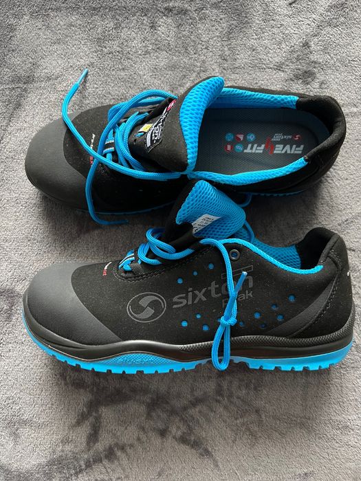 Кросівки робочі