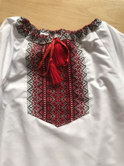 Український костюм-вишиванка для дівчинки, ріст 116–122 см
