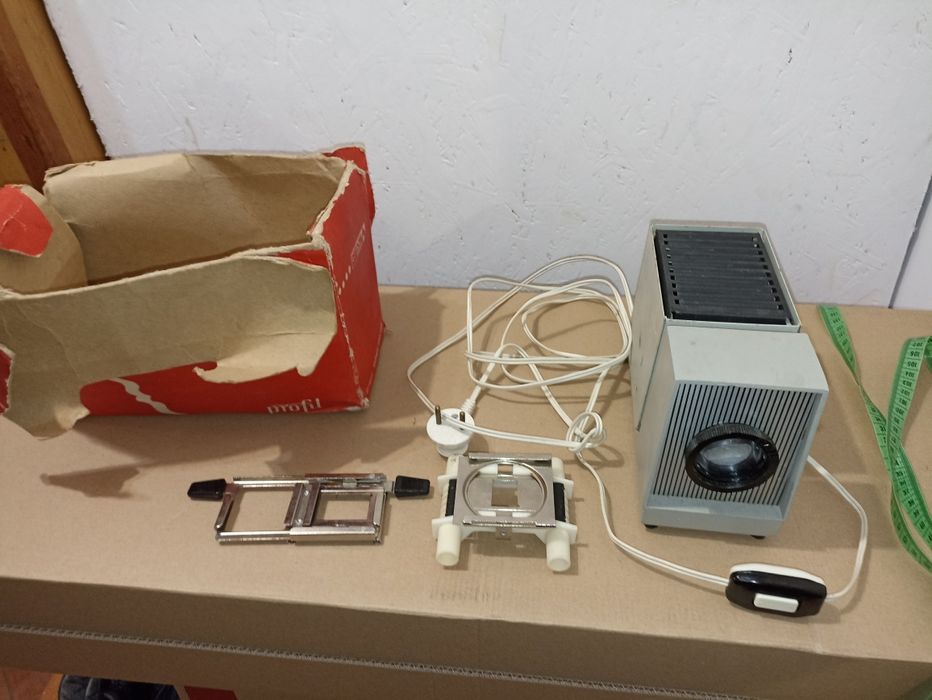 Projektor rzutnik diaskop vintage prl predom prexer varimex warszawa