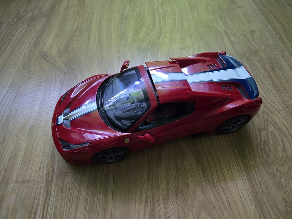 Samochód zdalnie sterowany Ferrari skala 1/14  Rastar