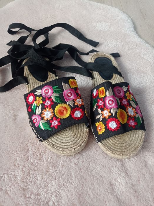 Espadryle wiązane Asos