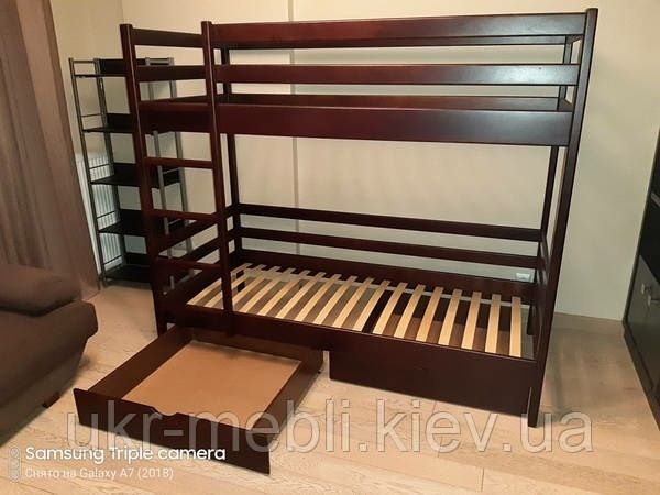 Ліжко двоярусне трьохспальне з дерева. Ліжка двохярусні трансформер