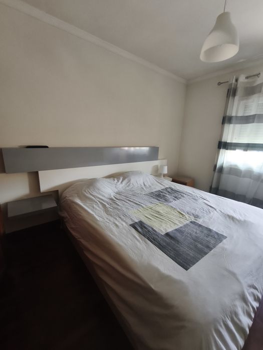 Vendo mobília de quarto de casal completa + colchão