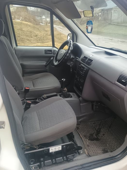 Продам форд Коннект 1.8