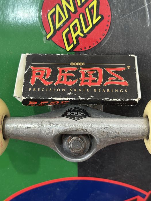 Skate completo mais Rolamentos Red Bones