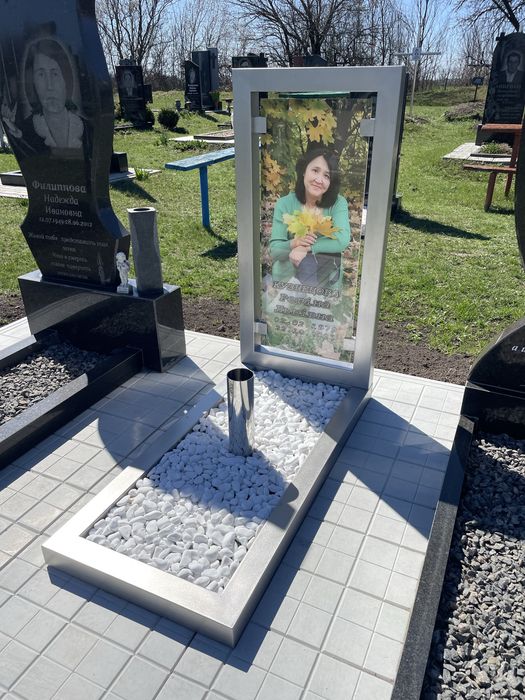 Памятник із нержавіючої сталі Памятник із фотосклом
