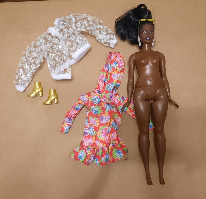 Barbie BMR1959 Пазетт на тілі фешеністи з аутфітом