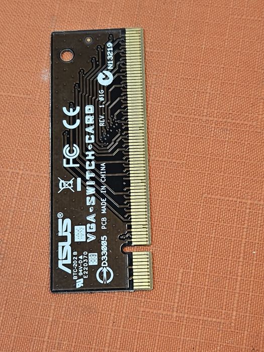 fizyczna karta przełączająca Asus  vga-swith-card