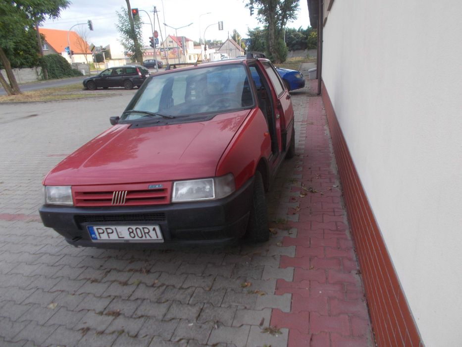 Fiat Uno Na Częsci 1,4 benzyna 70 Konny 5 Drzwiowy Czerwony