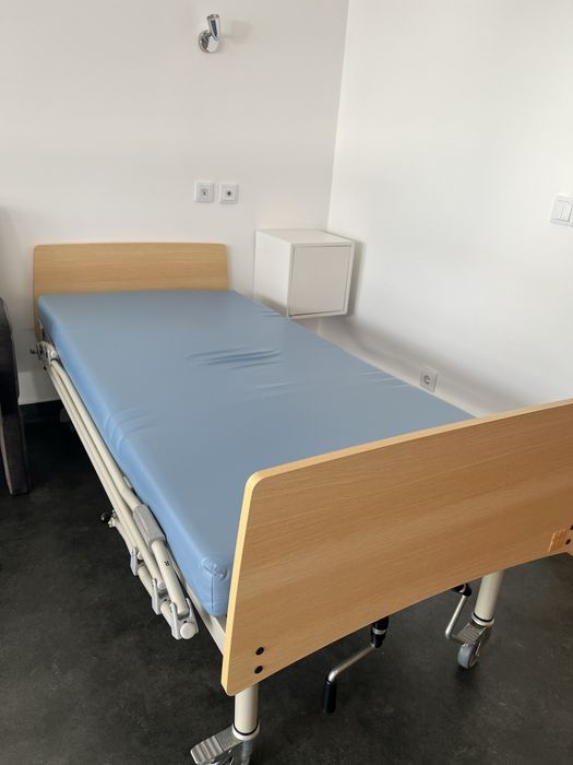 Cama manual articulada Orthos c/ colchão (várias)