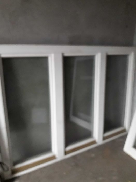 Drzwi balkonowe oraz okna  hermetyczne drewniane stan bardzo dobry