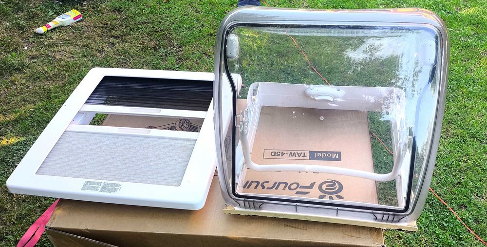 Okno Dometic Mini Heki Style do Kampera