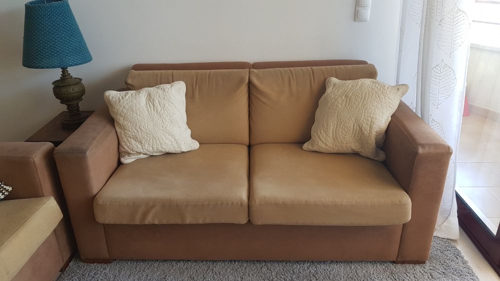Vendo 2 sofas ambos dois lugares  100€