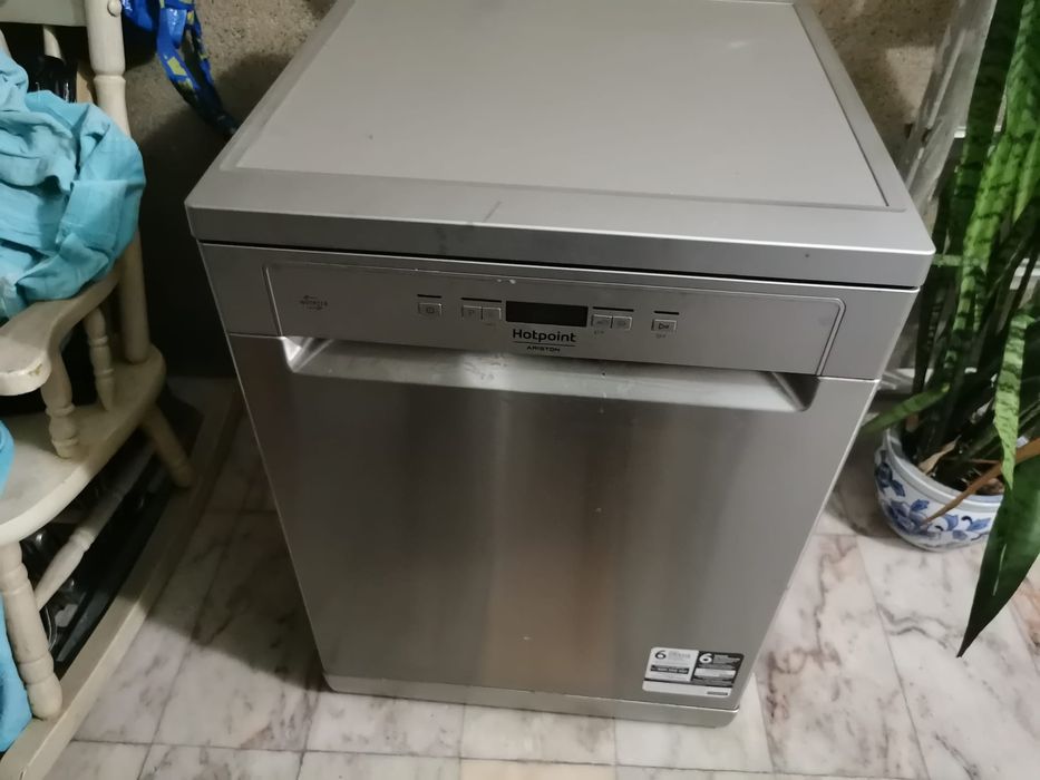 Máquina de lavar loiça hotpoint
