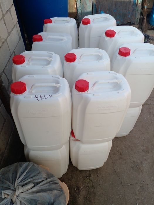 Продам пищивые канистры и бочки разного вида