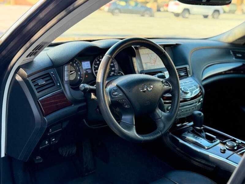 2015 Infiniti Q70L 3.7