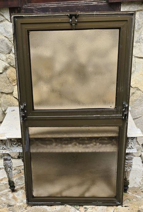 Janelas em alumínio cor bronze com vidro castanho