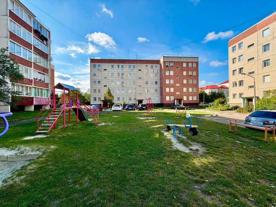 Продається 3-кімнатна квартира в Стрию — з меблями та технікою