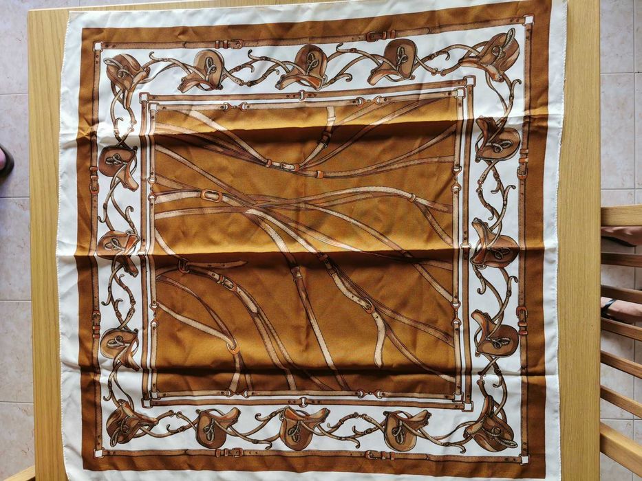 Vendo Lenços e Echarpes