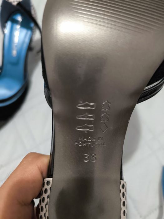 Sapatos mulher Invogue em pele pretos e brancos tamanho 38