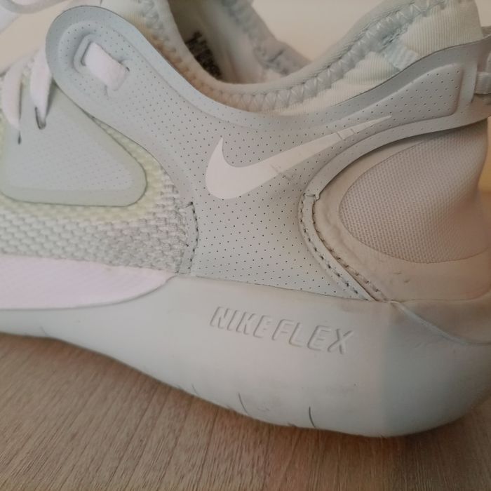 Buty damskie do biegania