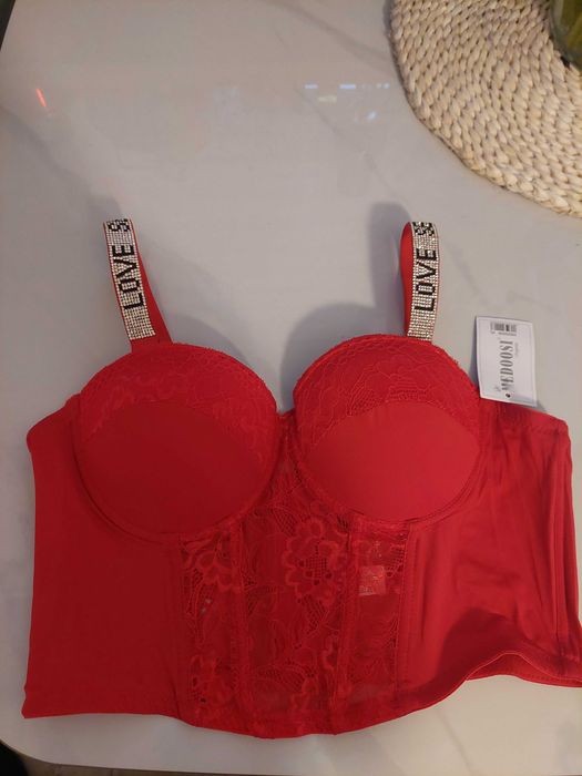 Biustonosz damski czerwony