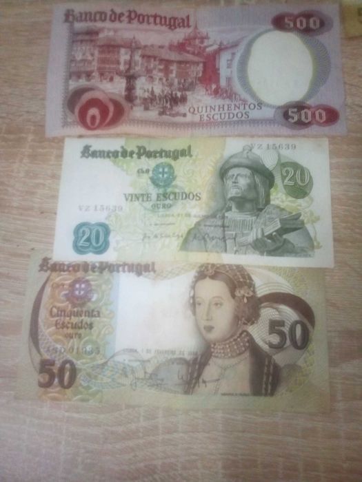 Várias notas de escudo