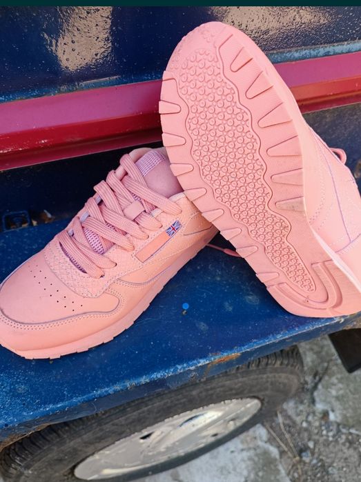 Кросівки для прогулянок