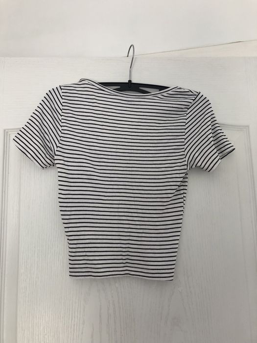 Bluzka w paski z kolorowymi naszywkami