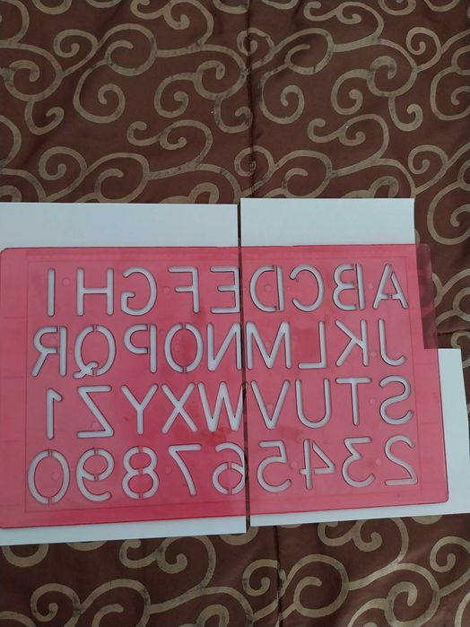 Modelos de pintura e desenho, letras e números, vermelho transparente